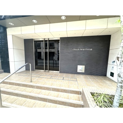 訪れる人をやさしく迎える、上品なデザイン♪*