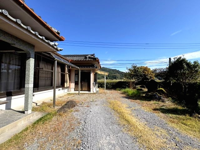 たまにはお庭で休日を過ごしてみるのもよいかもしれませんね♪