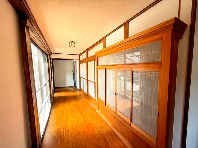 廊下からそのまま和室につながるので動線も確保しております