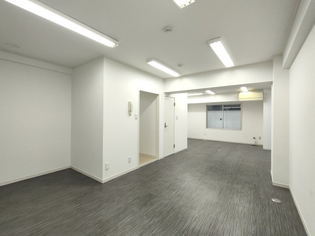 【洋室兼事務所】