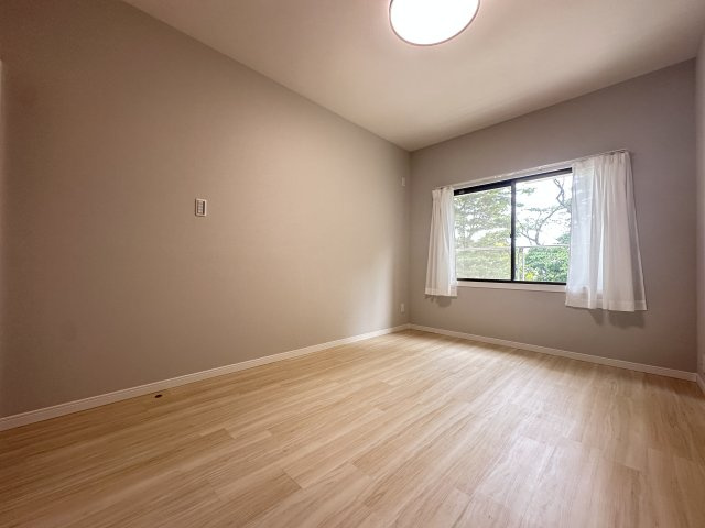 プライベートタイムを穏やかに過ごせる落ち着いた雰囲気のお部屋です。