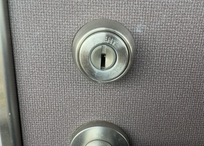 当然のことではありますが、オートロックやセンサーライト、ホームセキュリティーなどの防犯設備があれば、小さいお子様がいるご家庭も安心ですよね！まず物件購入の際は、防犯設備もチェックするようにしましょう。