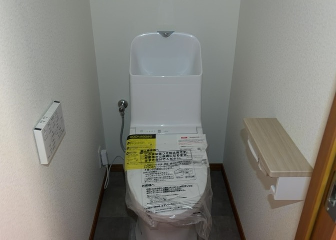 トイレは大きさや形、機能、抗菌性などが異なる多種多彩なタイプが各メーカーから出ています。それぞれに良さがあるため、事前にどういったタイプのトイレがいいのかをご家庭内で決めて、内見に行くといいでしょう。