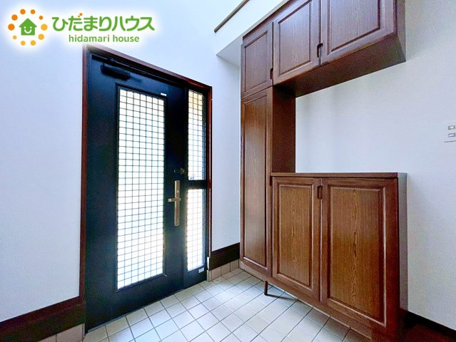 スニーカーマニアも納得の天井近くまであるシューズボックス!(^^)!
