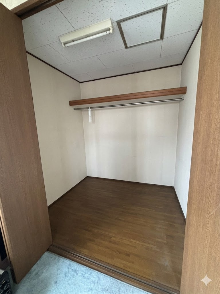 ウォークインクローゼットや納戸など収納を重視した実用性の高い間取りです！！       　
