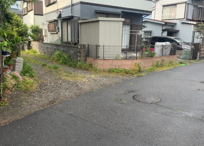 東側道路の場合は居室を南向きに設計しやすいため、朝日が入りやすいというメリットがあります。一方、西側道路も東側同様に居室を南向きに設計しやすいのですが、住宅地だと朝日が入りにくいという弱点があります。