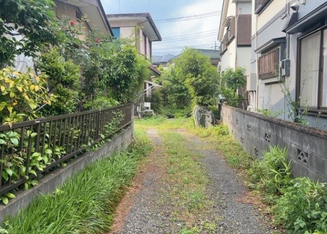 玄関は家の顔と言っても過言ではありません。現地を見学する際は玄関の広さや全体のバランスなどを見てみるといいでしょう。一般的なアプローチのしやすさだけではなく、お年寄りにも優しい設計のものだと安心です。
