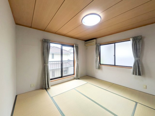 落ち着いた雰囲気の和室付きです