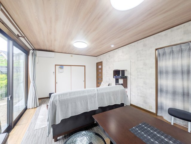 ゆったり過ごせる居間です