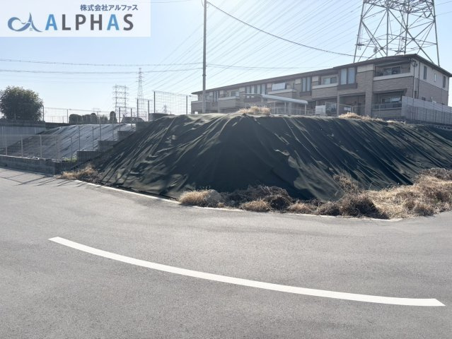 前面道路は、幅員約8.9ｍあります♪　歩道もあります♪