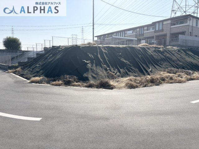 前面道路は、幅員約8.9ｍあります♪　歩道もあります♪