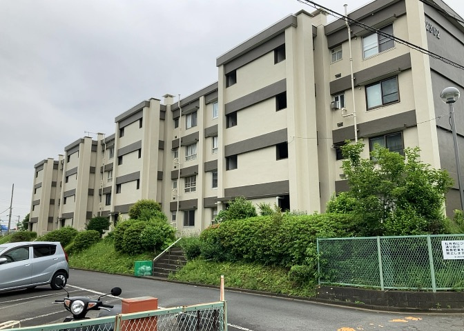 隣家の土地はどうなっているのか、生活利便施設が近くにあるのか、学校まで近いかなど、お客様のライフスタイルにあわせたイメージが重要です。また、近くにあると困る施設が近くにないかも確認するといいでしょう。