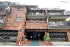 秀和内藤町レジデンスの外観