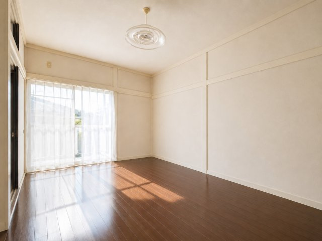 ◆室内はいつも明るい印象なので気持ちの良い朝を迎えられます。各部屋にはクローゼットを完備しており、収納が多いお家はすっきりして快適空間です。　※画像はAIにて加工しております。