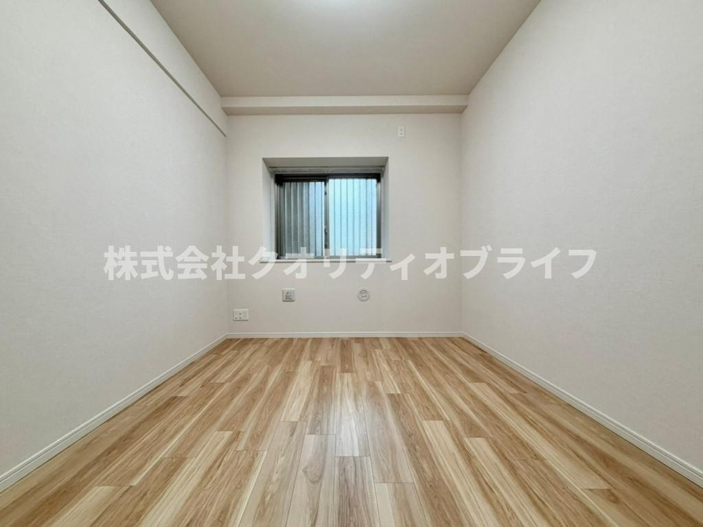 子供部屋やリモートワーク用の書斎にもぴったりな洋室。各室にしっかり収納が完備されているため、お部屋を広くスッキリと使うことができ、レイアウトの自由度も高い空間です。