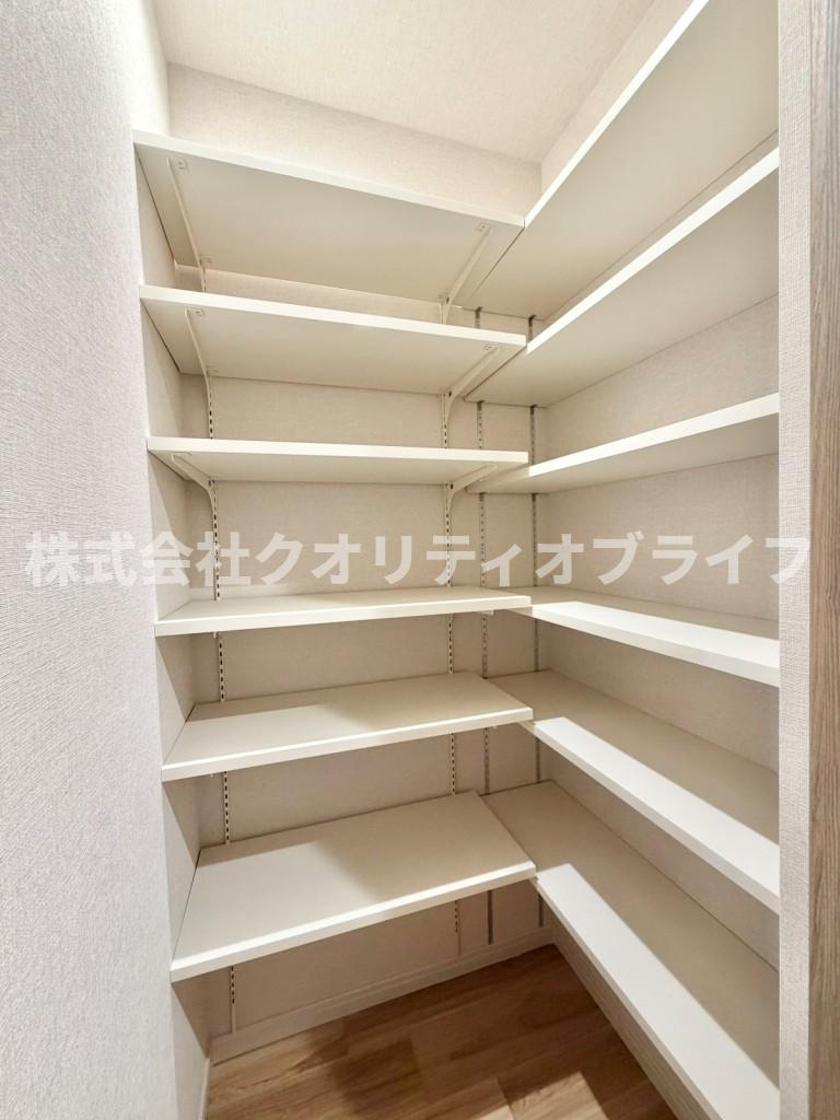 上下に分けて効率よく荷物を整理整頓できるため、お部屋の綺麗さを常にキープするのに重宝します。
