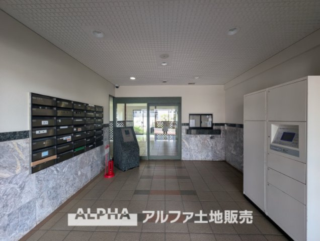 【lobby】　◆ロビー◆共用部は管理の行き届いた綺麗なスペース。いつも明るく家族を、来客を出迎えてくれる大切な場所です。