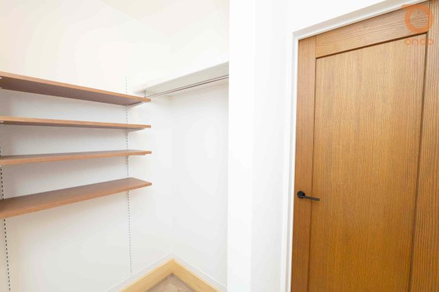 【ondo建物プラン例／脱衣所】天気を気にせず洗濯できる場所があるだけで、毎日の家事がぐっと楽になります。