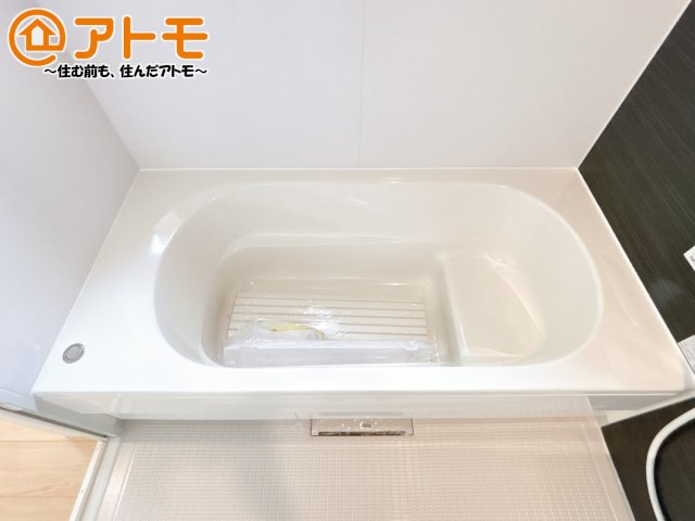 お風呂で日々の疲れを落としましょう♪スタイリッシュなお風呂になっています！