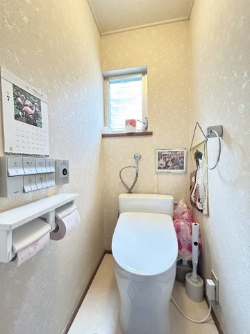 2Fトイレは新しいものに交換をしました！大変綺麗な状態でございます。