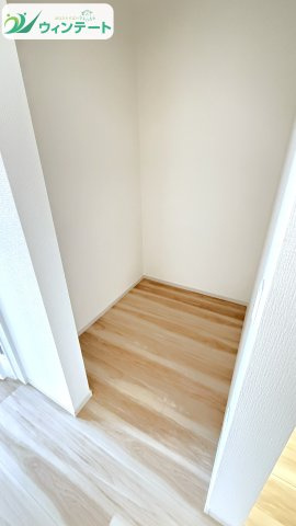 使いやすい位置に収納を配置。普段使いのものもすぐ取り出せて、毎日の暮らしがスムーズです。