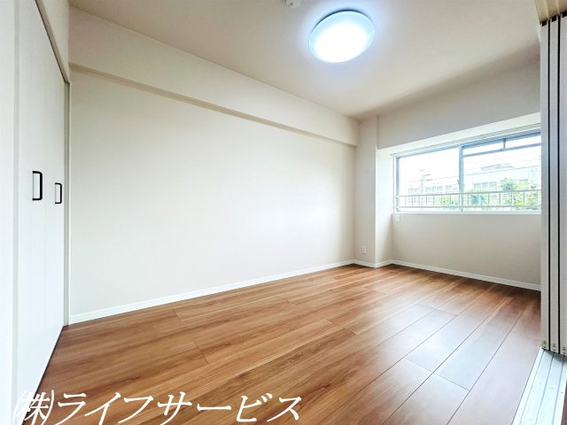洋室5.5帖/クローゼット有