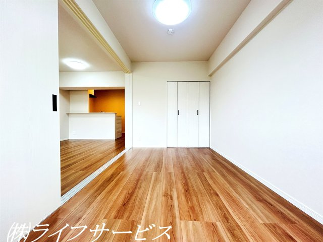 洋室5.5帖/クローゼット有