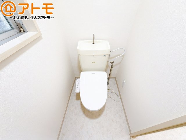 年代を問わず使いやすい洗浄機能付きのトイレ♪肌への負担をも減らせるのでお子様の敏感なお肌も安心！