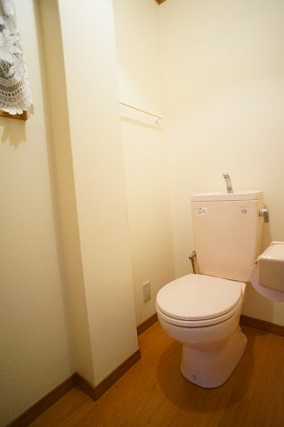 トイレは1階と2階の2ヶ所にあります♪こちらは1階のトイレです♪
