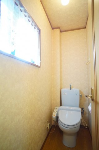 トイレは1階と2階の2ヶ所にあります♪こちらは2階のトイレです♪　