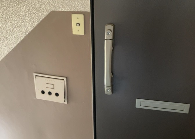 当然のことではありますが、オートロックやセンサーライト、ホームセキュリティーなどの防犯設備があれば、小さいお子様がいるご家庭も安心ですよね！まず物件購入の際は、防犯設備もチェックするようにしましょう。