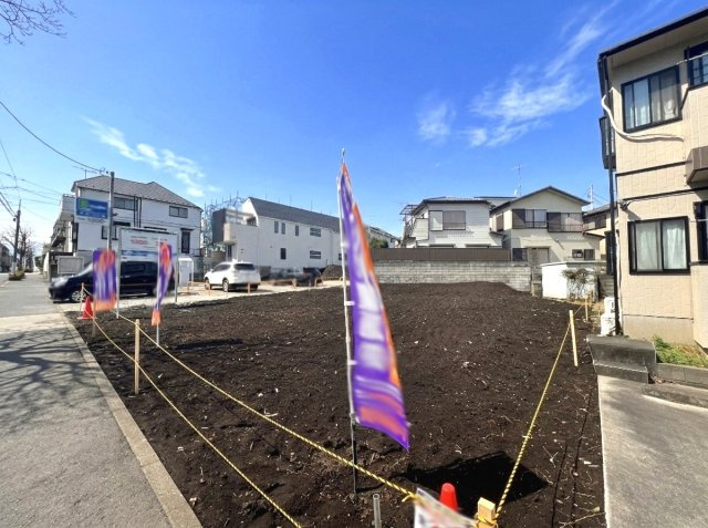 自然に囲まれた閑静な住宅街に立地