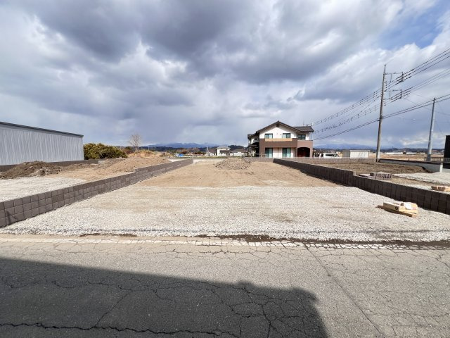 現地写真　駐車スペースは並列4台分可能です！　