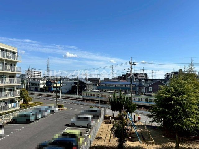 電車が見えるお部屋です