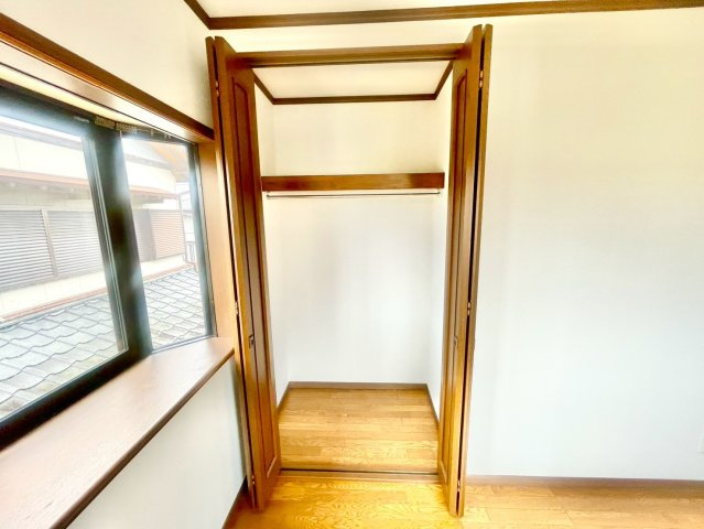 2階の洋室の収納♪