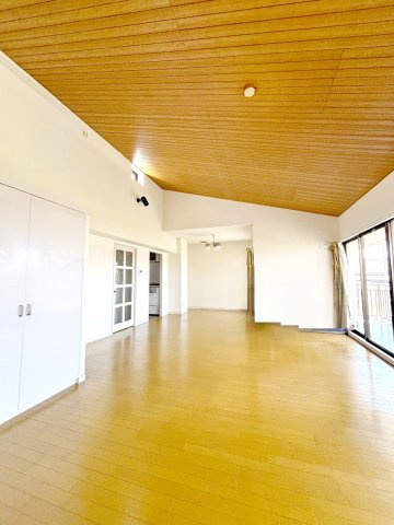 木目調の天井がお洒落！
