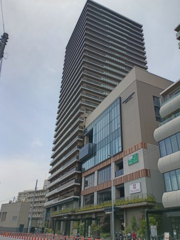 商・公・住の揃ったタワーマンションです。