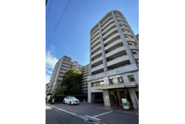 グランクール河原町二条の外観