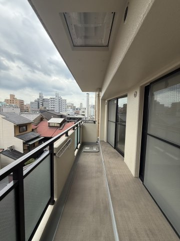 東側バルコニーのお写真です。
