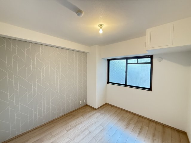 約6帖の洋室です。