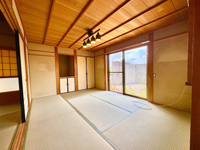 1階6帖和室　畳表替え済