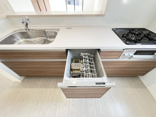 家事の時短に欠かせない食洗器を完備しています。