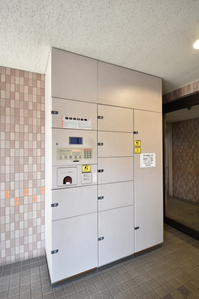 ロイヤルコート豊中参番館の宅配ボックス