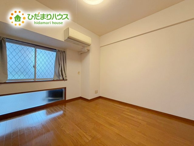 大きなベッドを置いても余裕の広さの主寝室♪♪