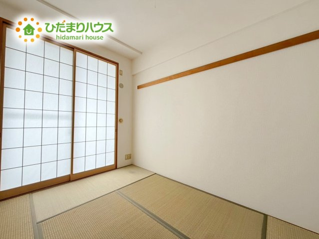 リビングと和室が続き間設計なので、家族の目が届き、子供が安心して過ごせる間取りです。
