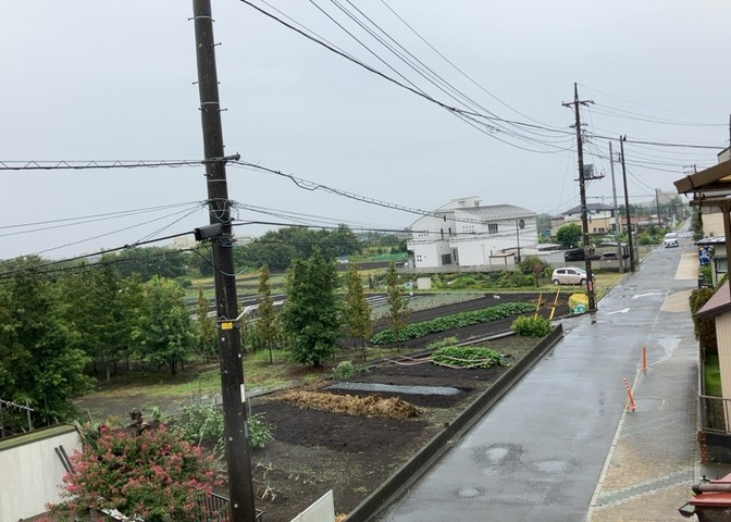 眺望を気にして物件を探す場合、前面に建物が建っていないか現地で確認しましょう！前面に建物があると景色はもちろん、日当たりや風通しにも影響が出てきます。住んだ時のことを想像しながら現地見学をしましょう。