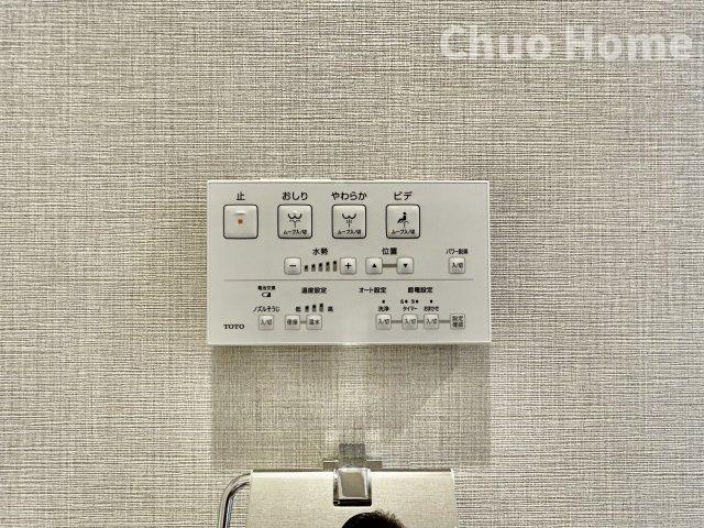 【ウォシュレット】清潔に使いたいお手洗いには最適な設備です。もちろんウォームレットも標準装備です。