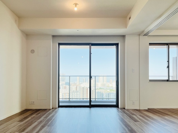 【HARUMI FLAG SUNVILLAGE T棟のリビングダイニング】