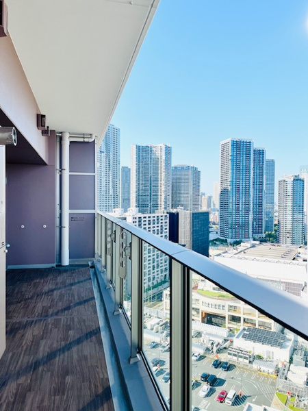 【HARUMI FLAG SUNVILLAGE T棟のバルコニー】