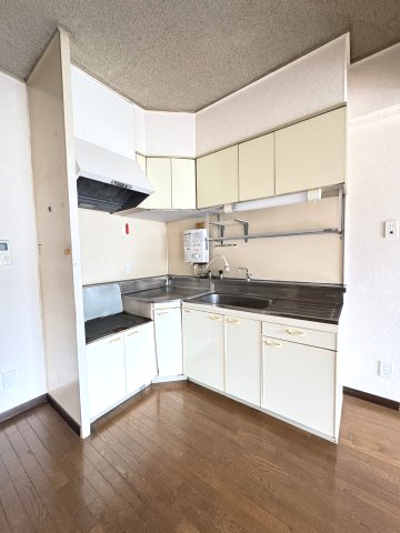 家事動線が考えられた使いやすいキッチンです。